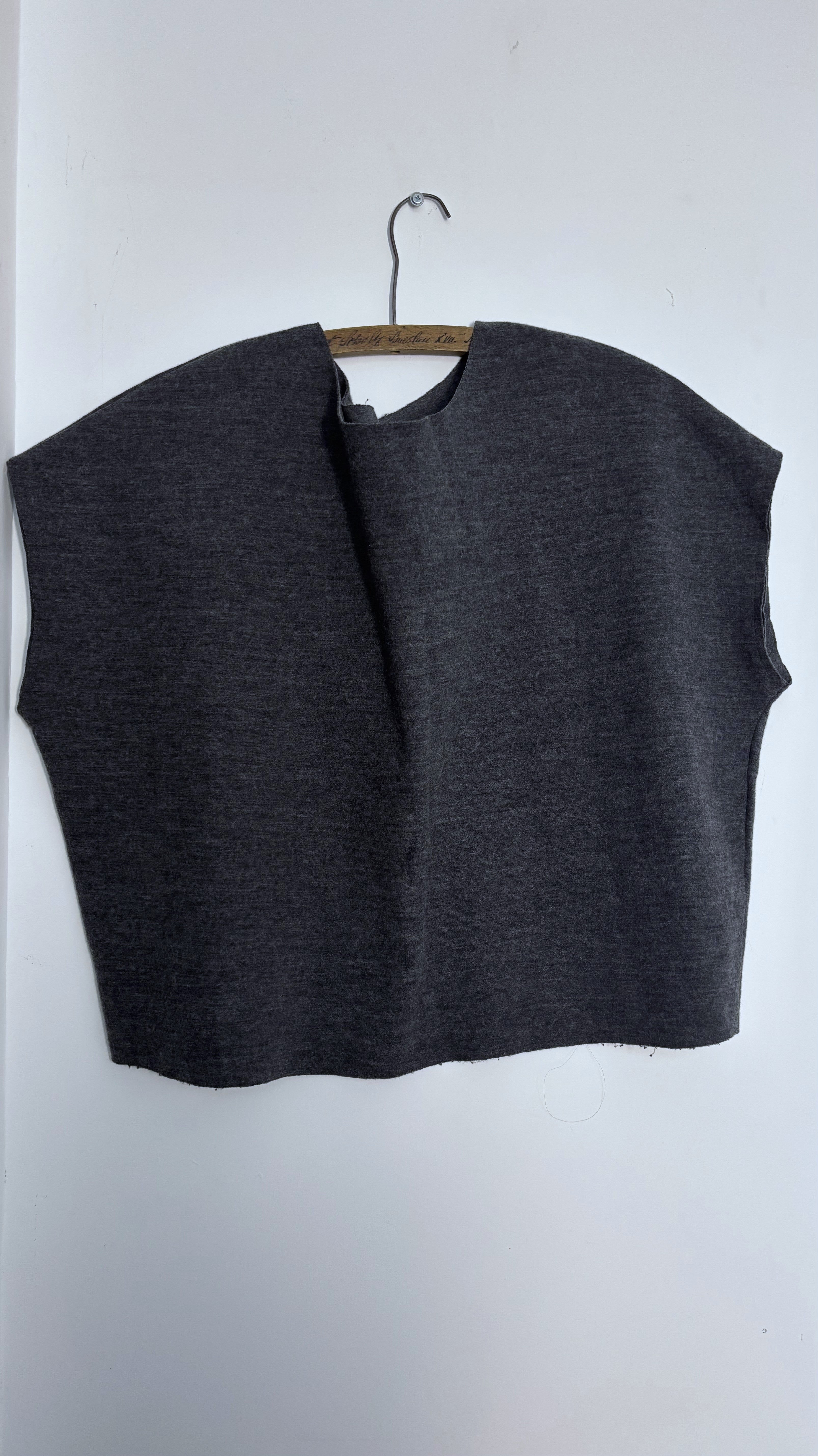 Obszerny top z wełny | Lindex | Boxy krój